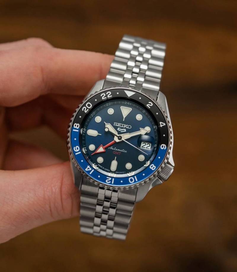 Seiko 5 Sports Automatic GMT Watch – Blue Dial & Silver Stainless Steel Bracelet